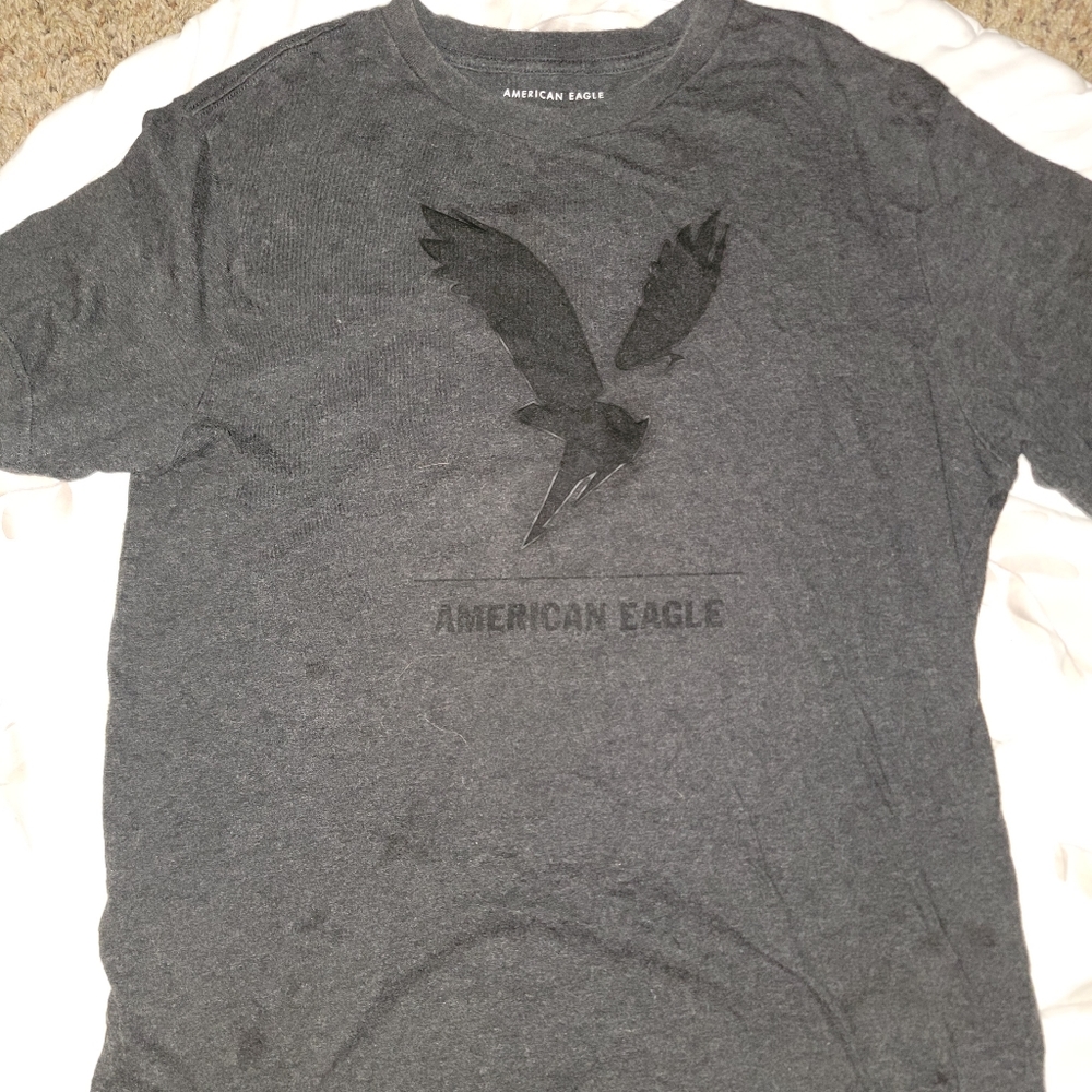 American Eagle tshirt